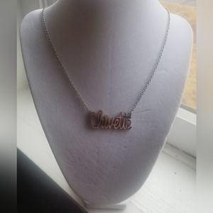 TheChive Chivette necklace